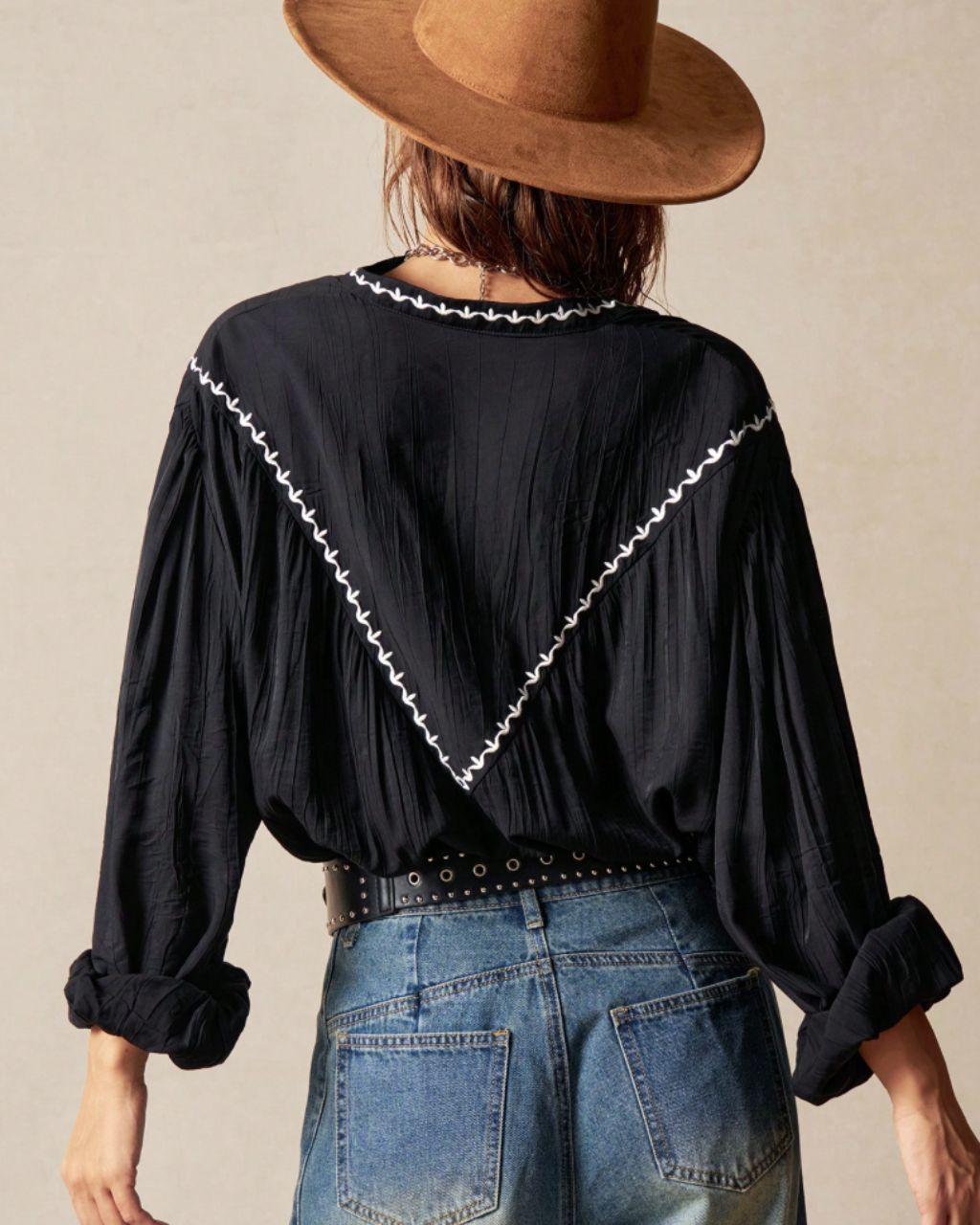 Embroidered Button-Front Top – Effortlessly Laidback with a Touch of Detail
